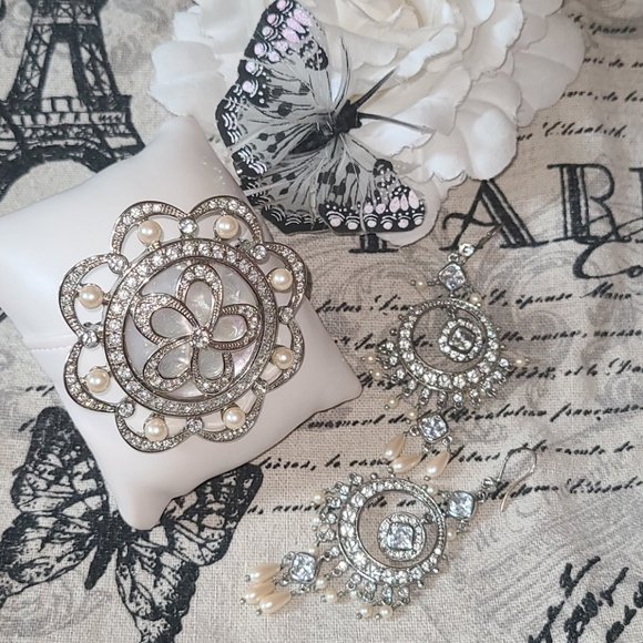 Monet Crystal and Faux Pearl Earrings - Picture 10 of 11